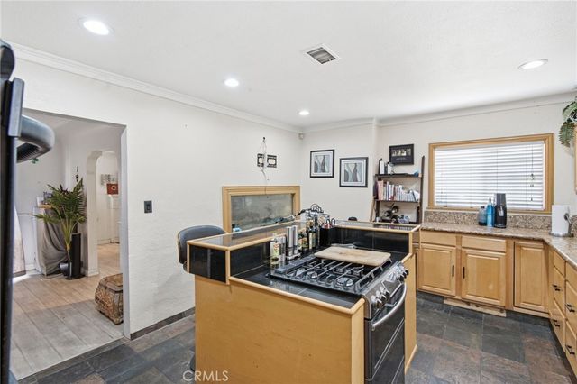 1939 Chariton, Los Angeles, CA 90034