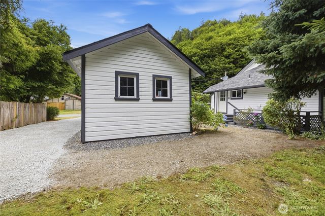 45940 Albert Street, Concrete, WA 98237