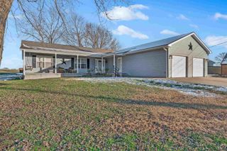 6946 SE Berryton RD, Berryton, KS 66409