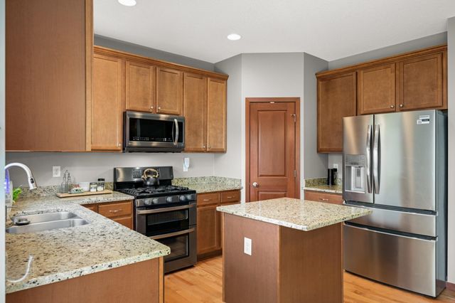 16280 Tahinka Court NW, Prior Lake, MN 55372