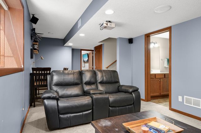16280 Tahinka Court NW, Prior Lake, MN 55372