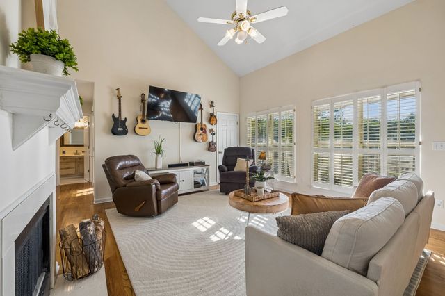 7128 Catherine Dr, Fairview, TN 37062