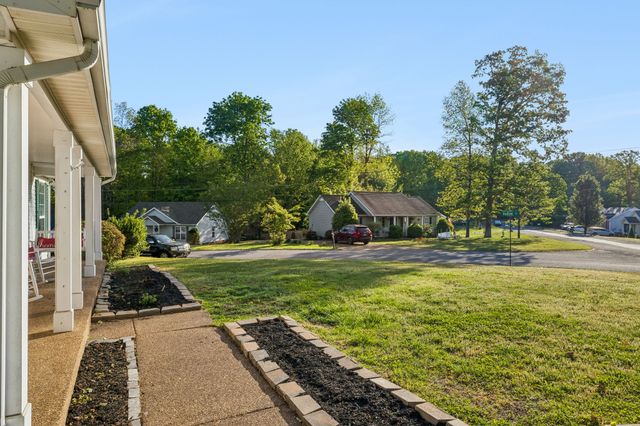 7128 Catherine Dr, Fairview, TN 37062