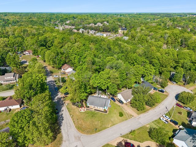 7128 Catherine Dr, Fairview, TN 37062