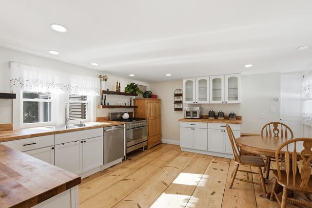 25 Pepperell Road, Brookline, NH 03033