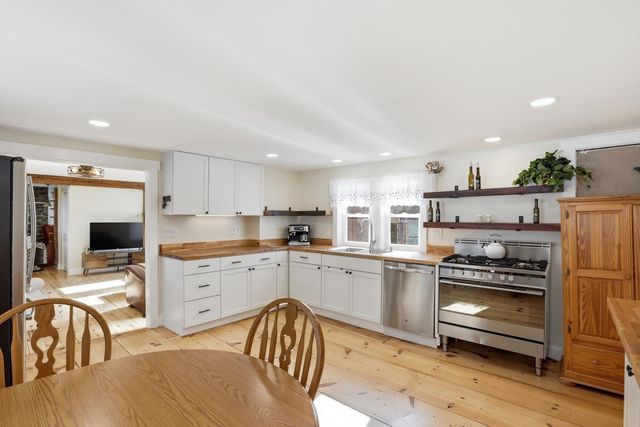 25 Pepperell Road, Brookline, NH 03033