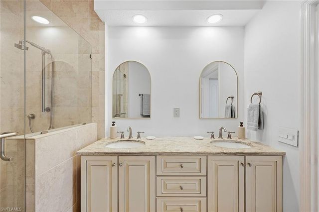 8315 Excalibur CIR P11, Naples, FL 34108
