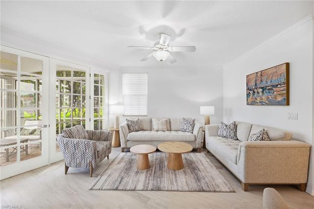 8315 Excalibur CIR P11, Naples, FL 34108