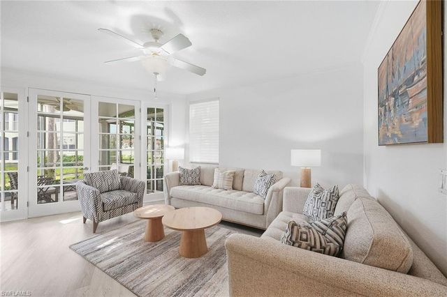 8315 Excalibur CIR P11, Naples, FL 34108