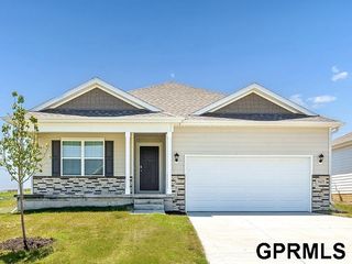 12915 S 67th Street, Papillion, NE 68157