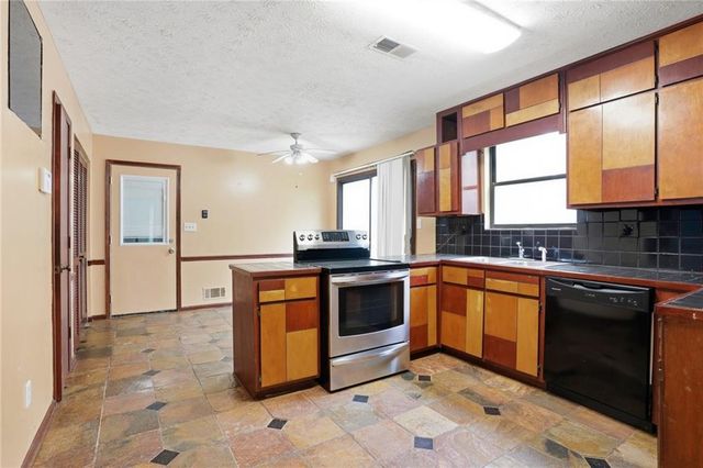 3244 Harbor Woods Road, Decatur, GA 30034