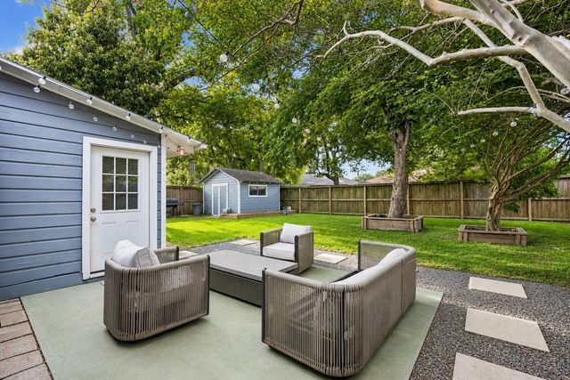 2214 Saxon Drive, Houston, TX 77018