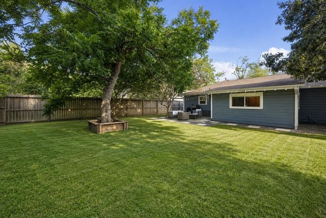 2214 Saxon Drive, Houston, TX 77018