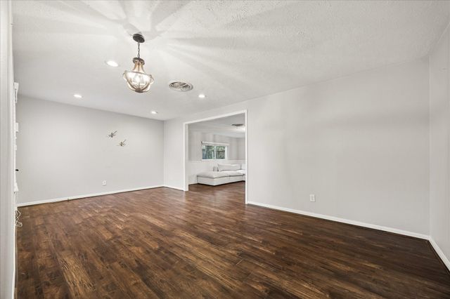 2214 Saxon Drive, Houston, TX 77018