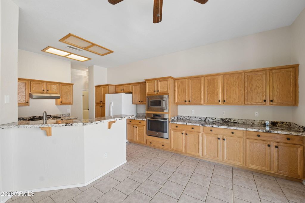 Image 8 of property listing at 4418 E JAEGER Road, Phoenix, AZ 85050