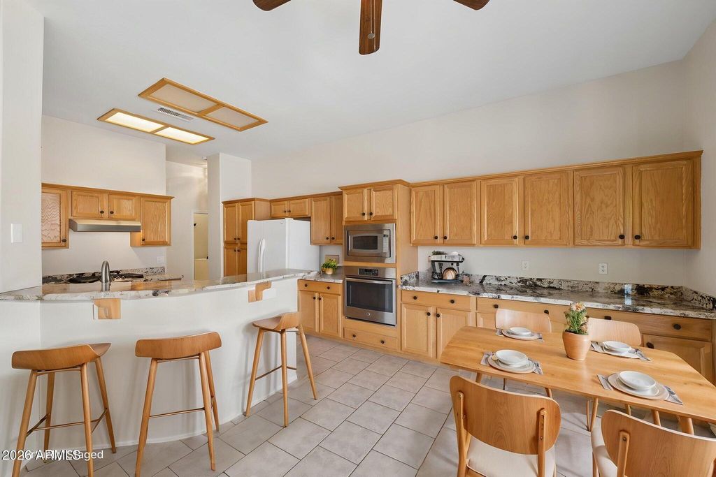 Image 9 of property listing at 4418 E JAEGER Road, Phoenix, AZ 85050