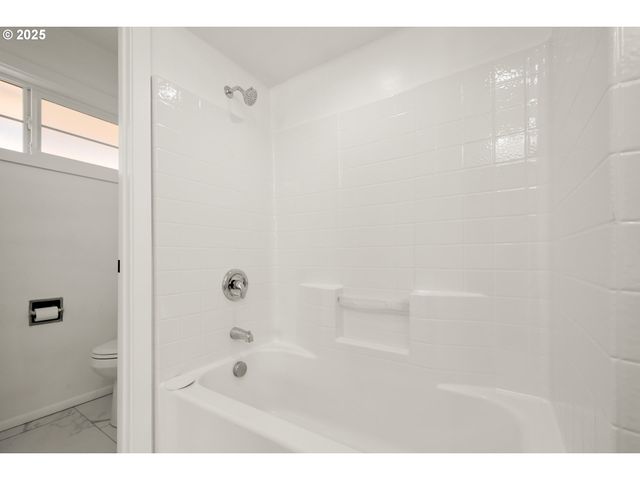 1006 COWLITZ Way, Kelso, WA 98626