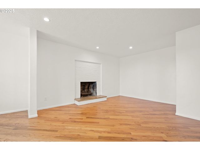 1006 COWLITZ Way, Kelso, WA 98626
