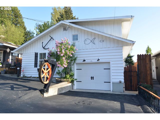1006 COWLITZ Way, Kelso, WA 98626