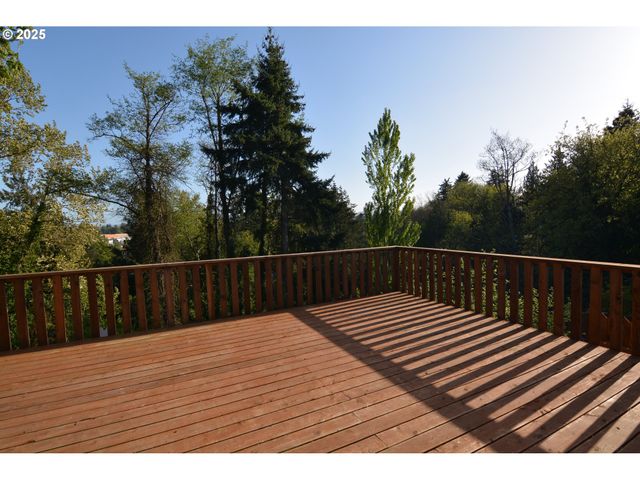 1006 COWLITZ Way, Kelso, WA 98626
