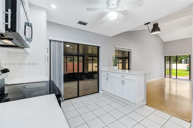 11301 SW 4th ST, Pembroke Pines, FL 33025