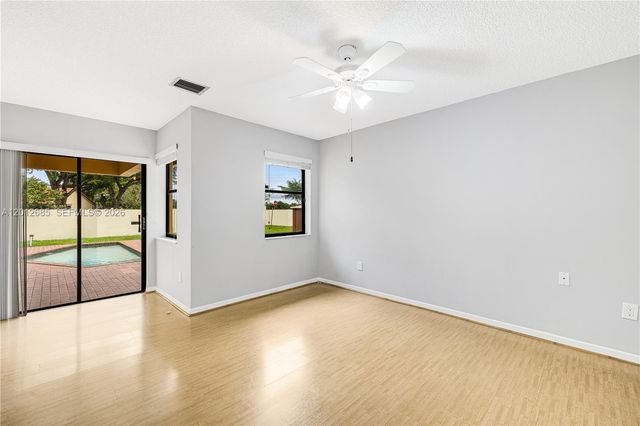 11301 SW 4th ST, Pembroke Pines, FL 33025
