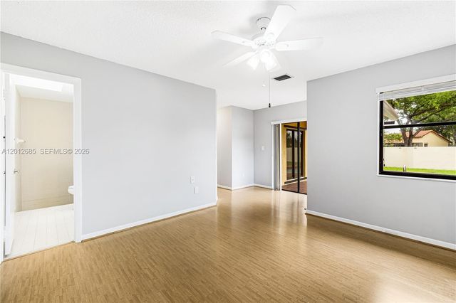 11301 SW 4th ST, Pembroke Pines, FL 33025