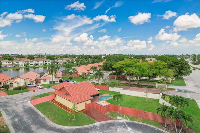 11301 SW 4th ST, Pembroke Pines, FL 33025