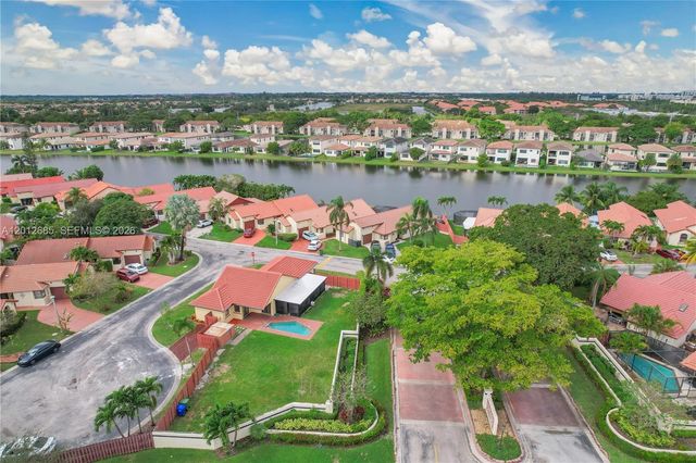 11301 SW 4th ST, Pembroke Pines, FL 33025