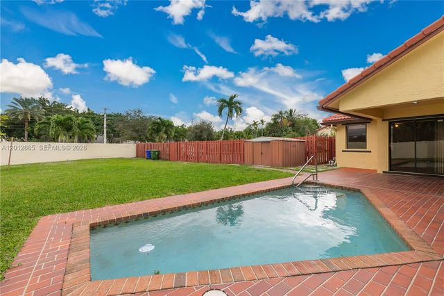 11301 SW 4th ST, Pembroke Pines, FL 33025