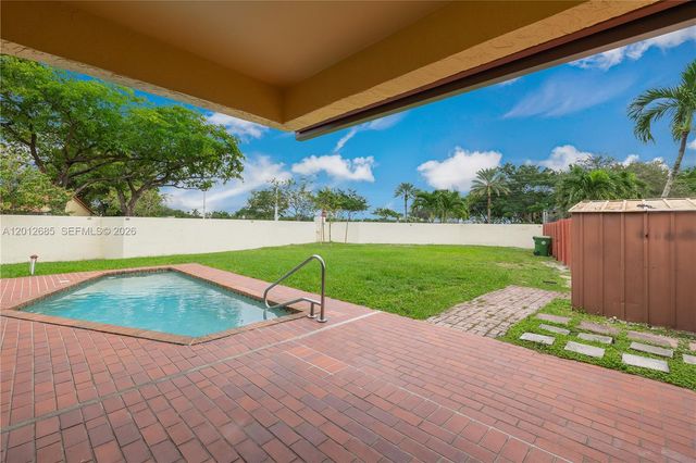 11301 SW 4th ST, Pembroke Pines, FL 33025