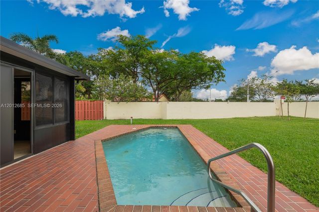 11301 SW 4th ST, Pembroke Pines, FL 33025