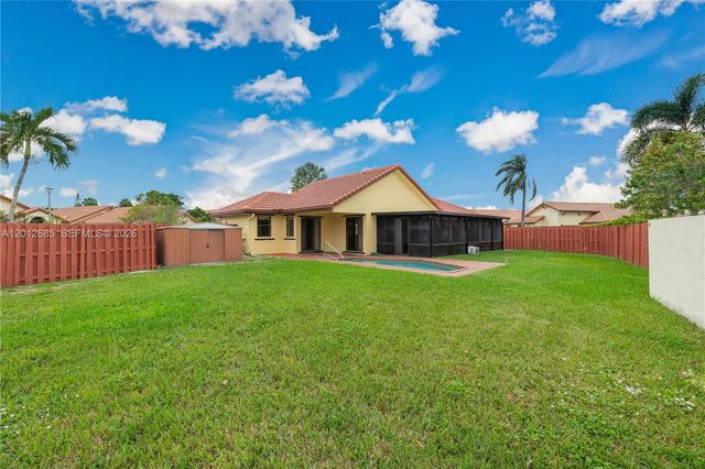 11301 SW 4th ST, Pembroke Pines, FL 33025