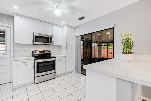 11301 SW 4th ST, Pembroke Pines, FL 33025