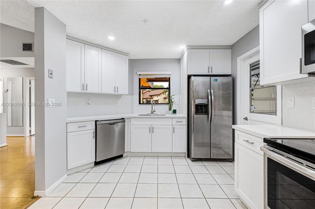 11301 SW 4th ST, Pembroke Pines, FL 33025