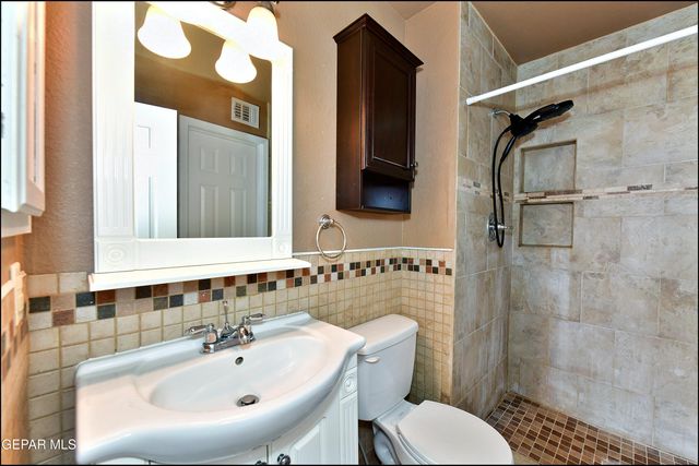 11051 ROCKDALE, El Paso, TX 79934