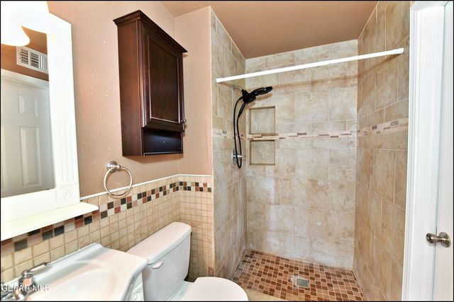 11051 ROCKDALE, El Paso, TX 79934