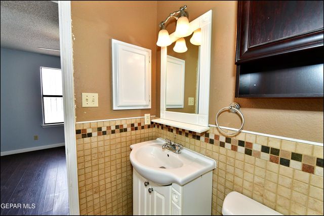 11051 ROCKDALE, El Paso, TX 79934