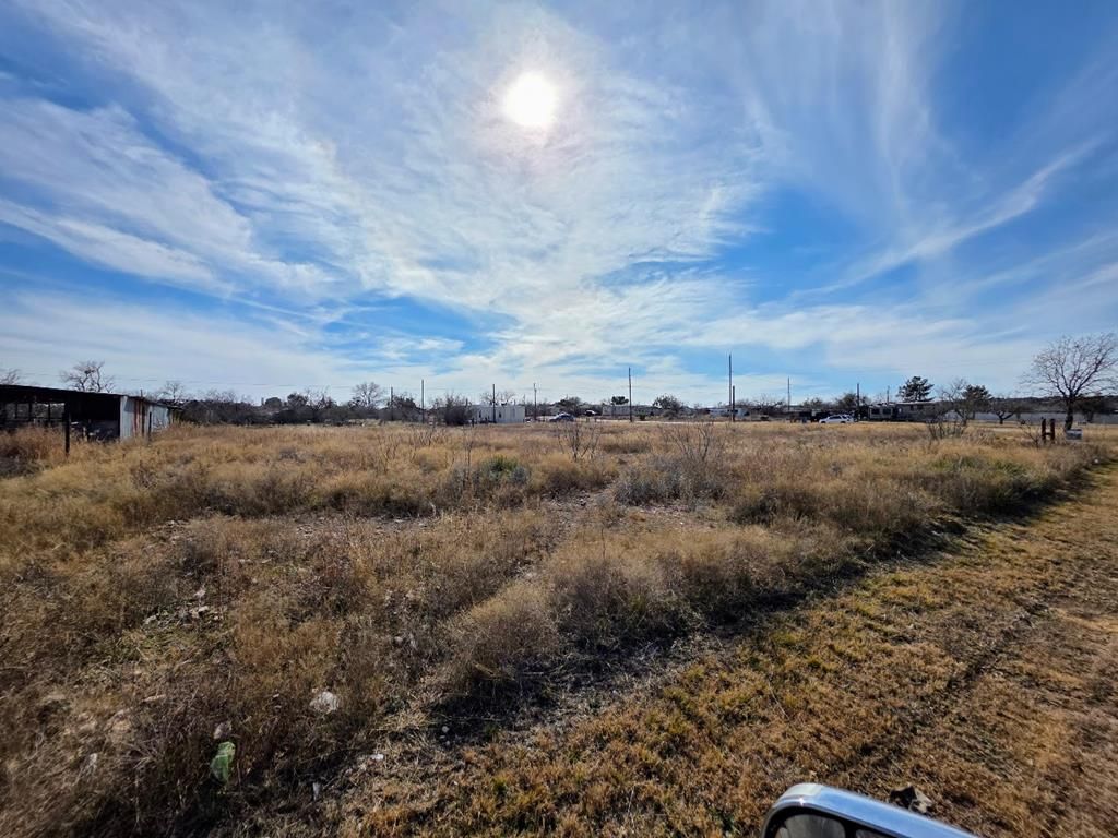 Image 1 of property listing at 415 W Oak Ave # 6 5 6, Mertzon, TX 76941