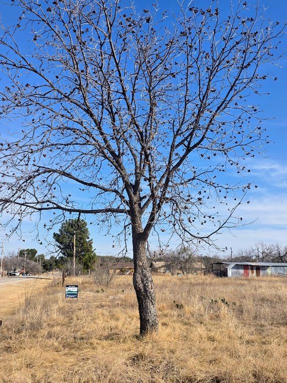 Image 3 of property listing at 415 W Oak Ave # 6 5 6, Mertzon, TX 76941