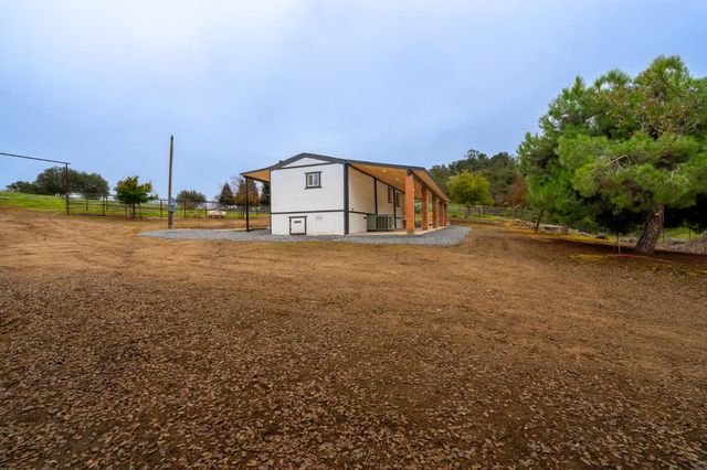 36712 Pebble Lane, Yokuts Valley, CA 93675