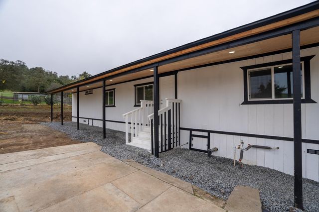 36712 Pebble Lane, Yokuts Valley, CA 93675