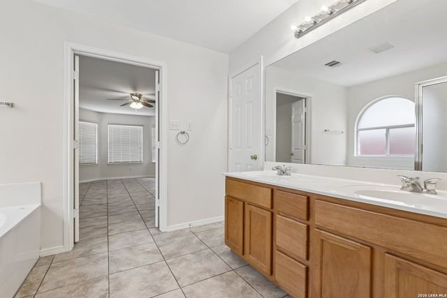 10102 Wildhorse Pkwy, San Antonio, TX 78254