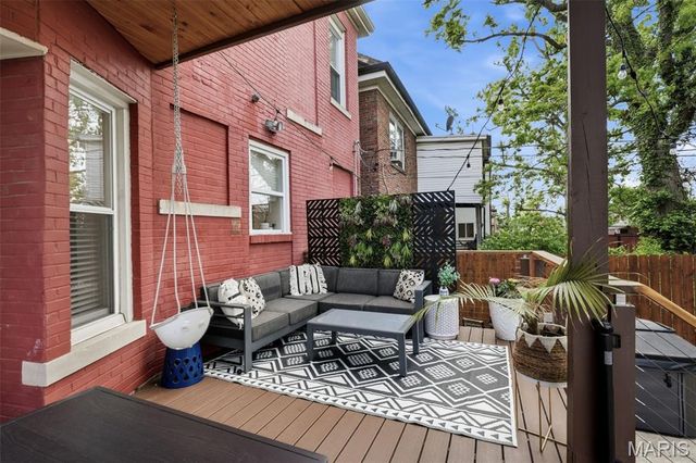 5733 Waterman Boulevard, St Louis, MO 63112
