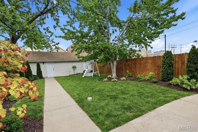 5733 Waterman Boulevard, St Louis, MO 63112