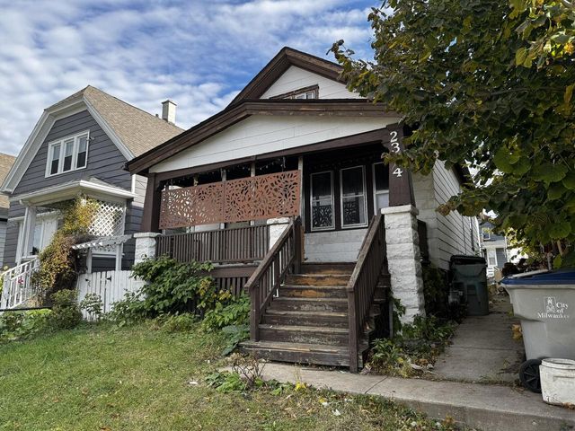 2354 S 16th STREET, Milwaukee, WI 53215