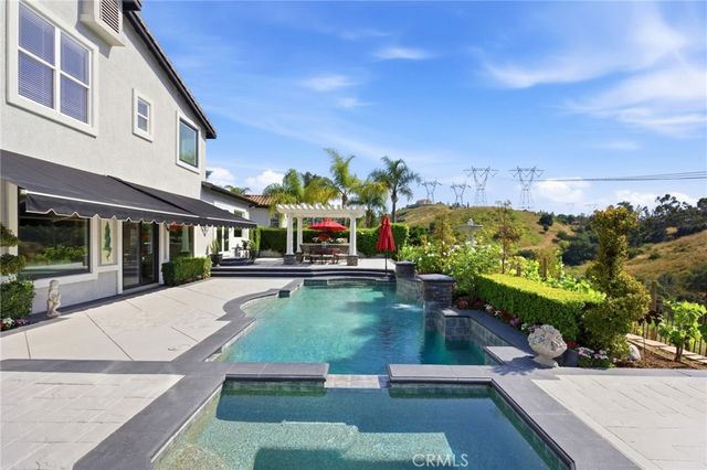 847 S Canyon Mist Lane, Anaheim Hills, CA 92808