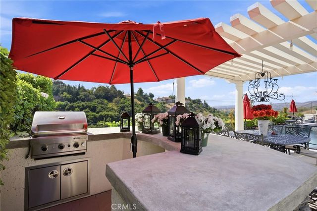 847 S Canyon Mist Lane, Anaheim Hills, CA 92808