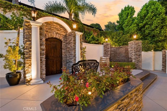 847 S Canyon Mist Lane, Anaheim Hills, CA 92808