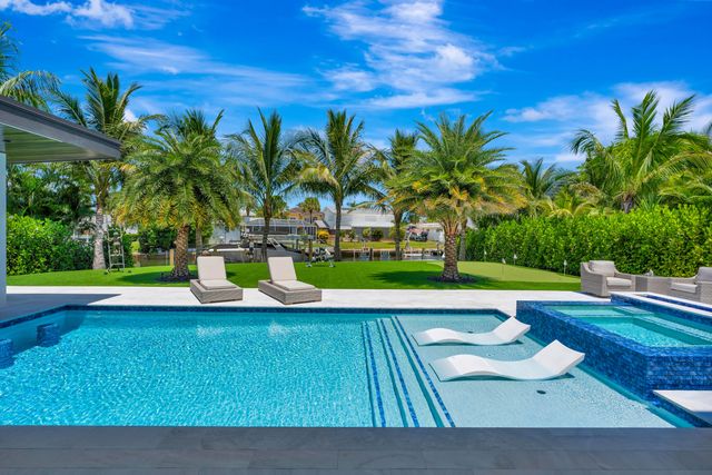 715 Ibis Way, North Palm Beach, FL 33408